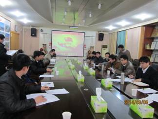 2014-4 一公司團委組織青年學(xué)習公司和上級會(huì )議精神